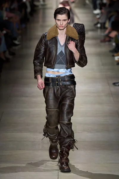 Look 37
